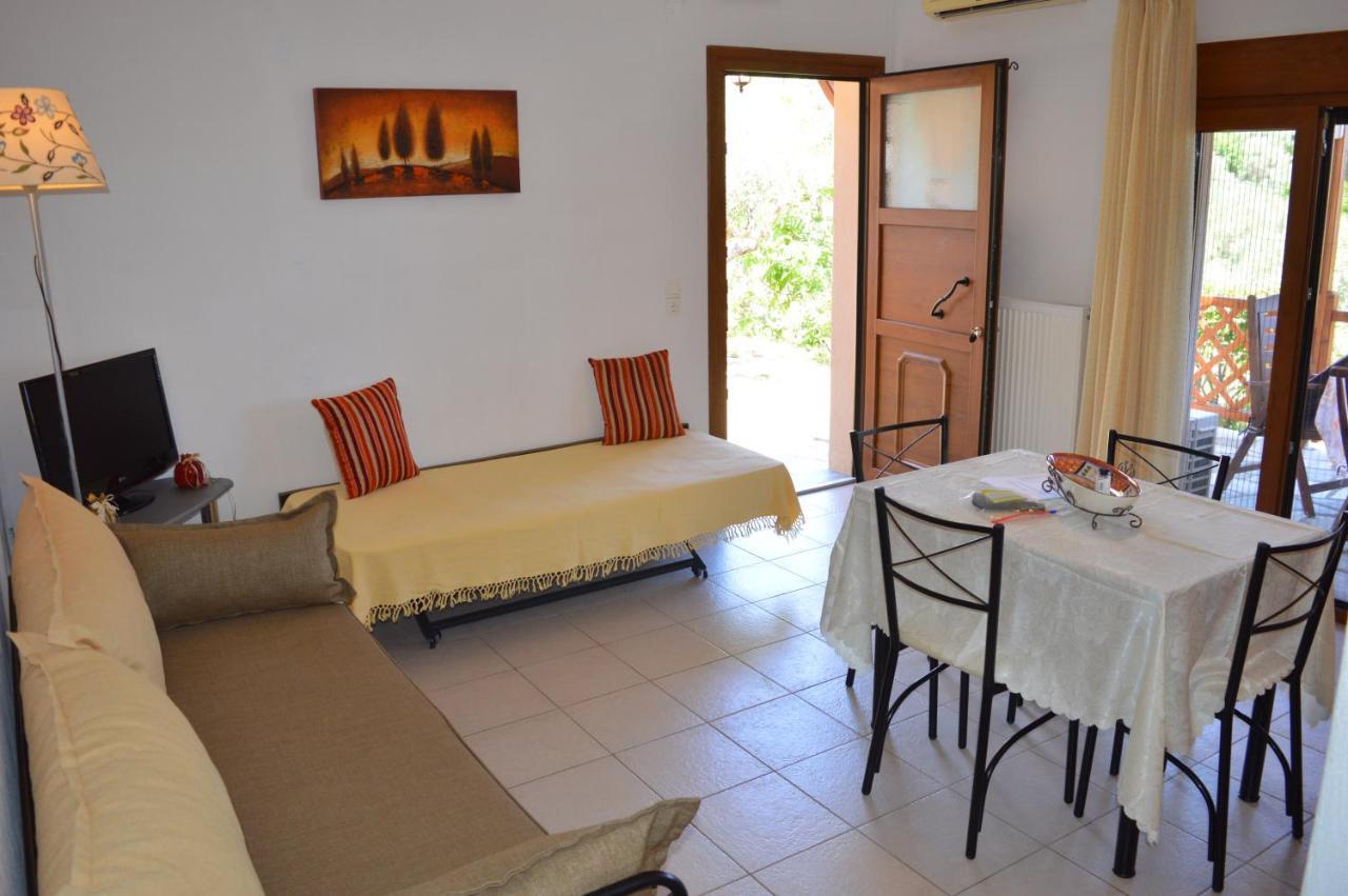 Remvi Apartments Skopelos stad Exteriör bild