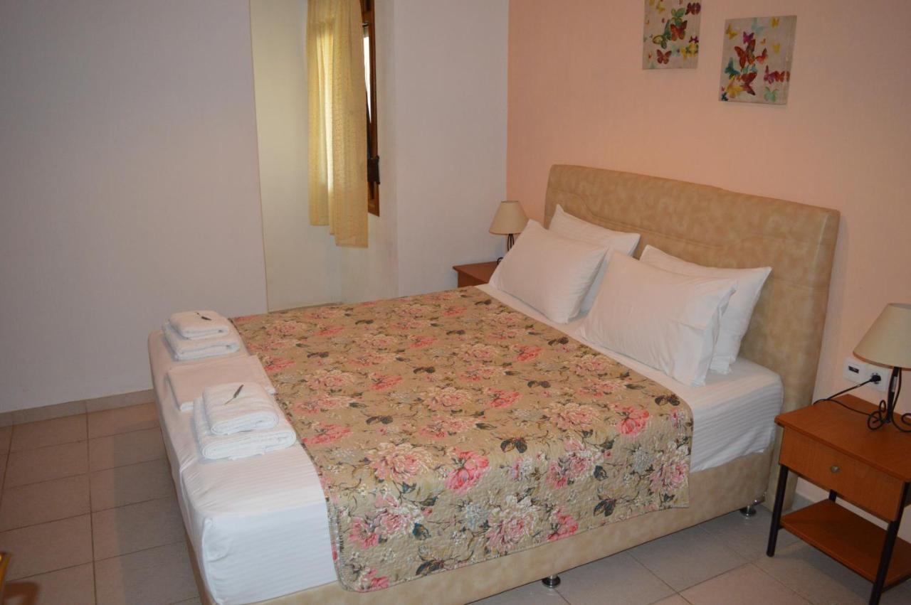 Remvi Apartments Skopelos stad Exteriör bild