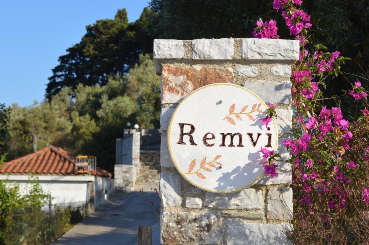 Remvi Apartments Skopelos stad Exteriör bild