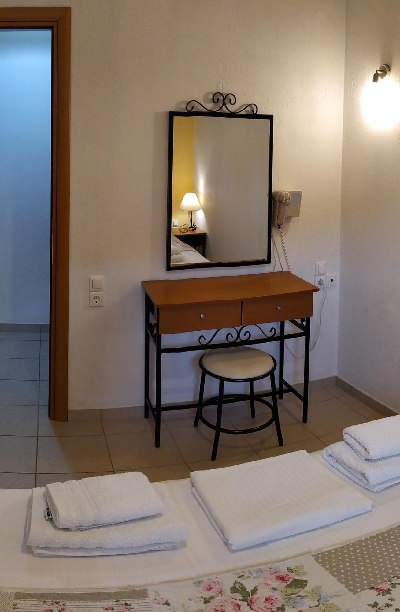 Remvi Apartments Skopelos stad Rum bild